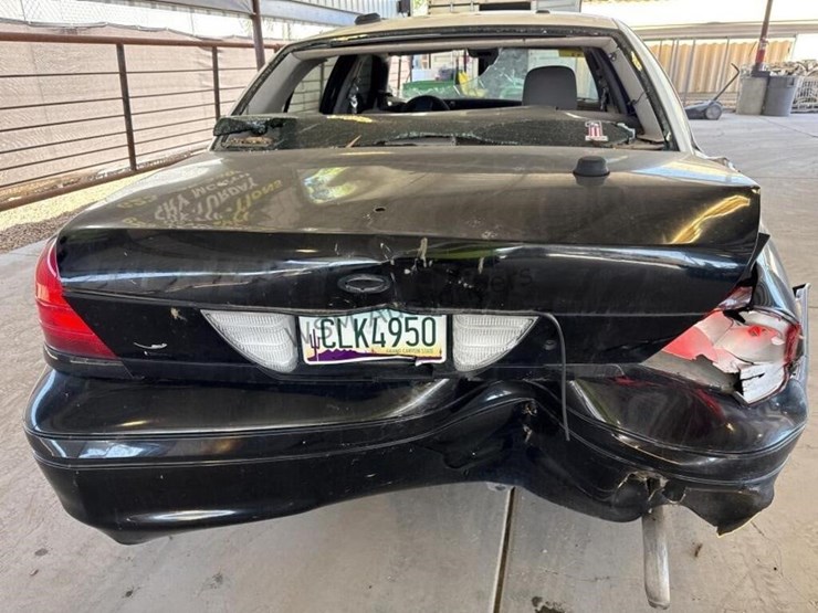 2009-ford-crown-victoria-sdn-image-9