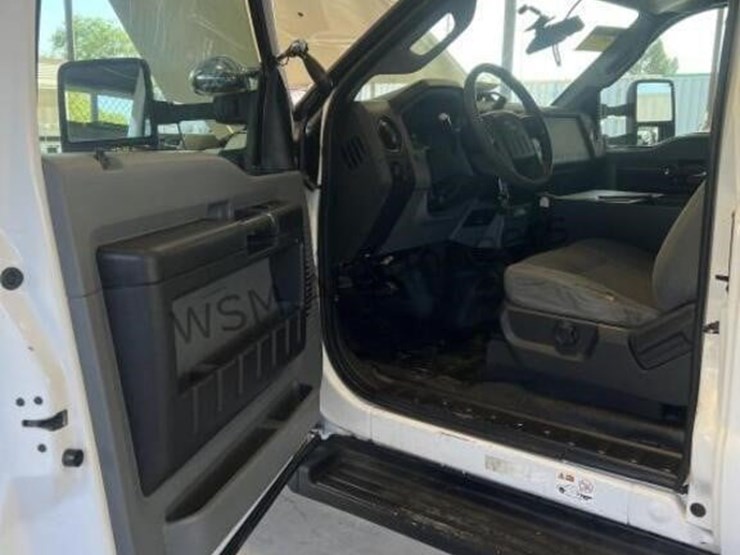 2013-ford-f550-image-22