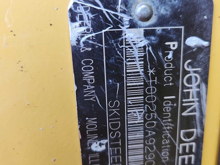 2005-john-deere-250-image-15