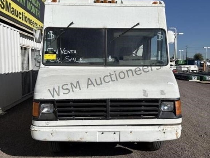 1994-chevrolet-p30-image-3