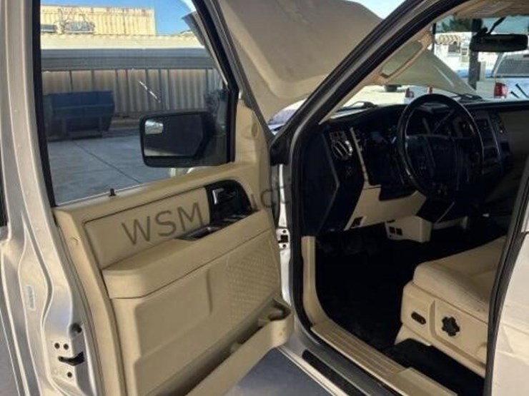 2015-ford-expedition-image-21