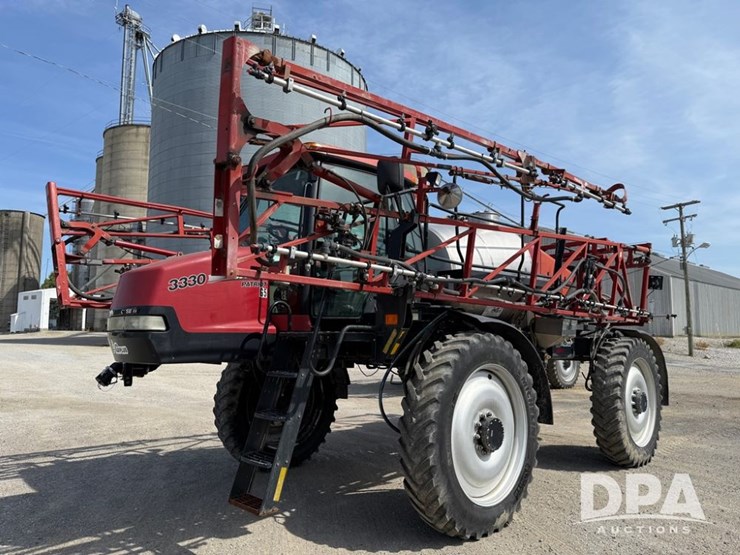 2009-case-ih-patriot-3330-image-1