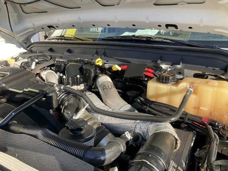 2015-ford-f550-image-16