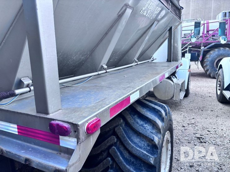 2001-freightliner-fld112-image-41