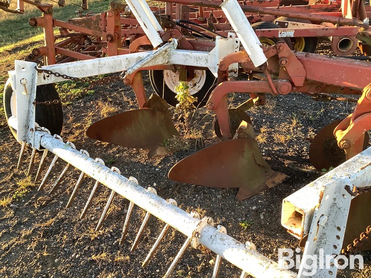 international-720-image-17