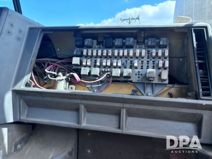 1993-mack-ch613-image-77