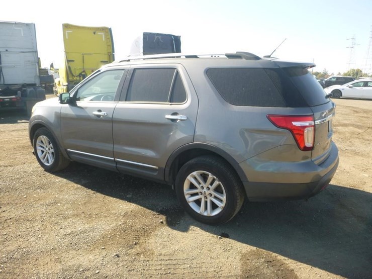 2014-ford-explorer-image-4