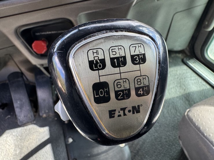 peterbilt-389-image-14