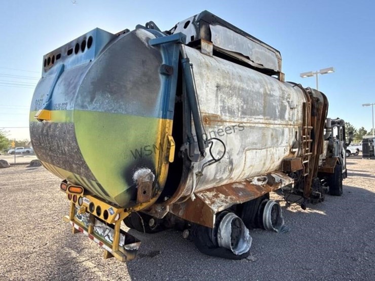 2020-peterbilt-520-image-6