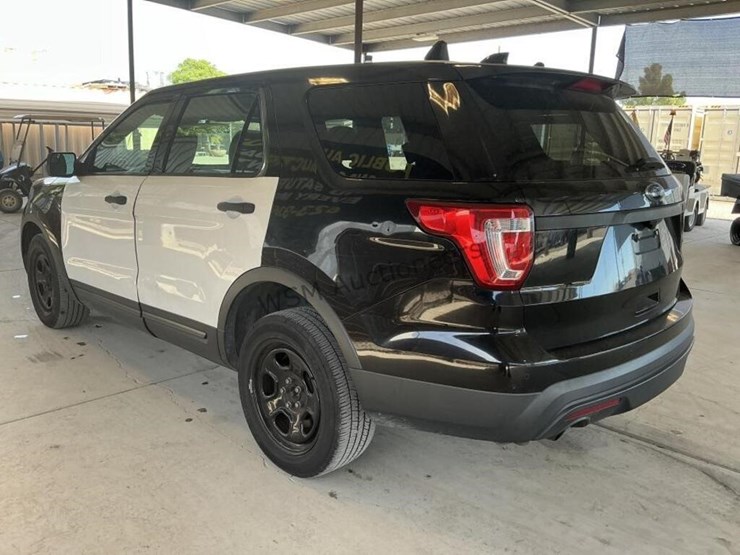 2017-ford-explorer-image-5