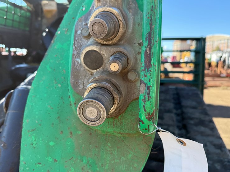 2017-bobcat-t740-image-17