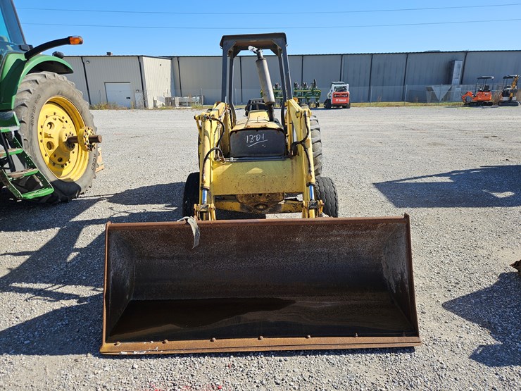 new-holland-445d-image-2