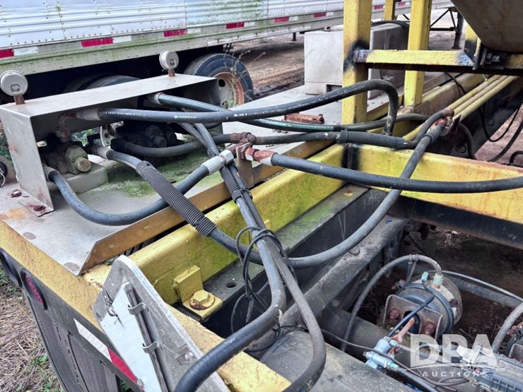 2004-magnolia-trailer-image-35