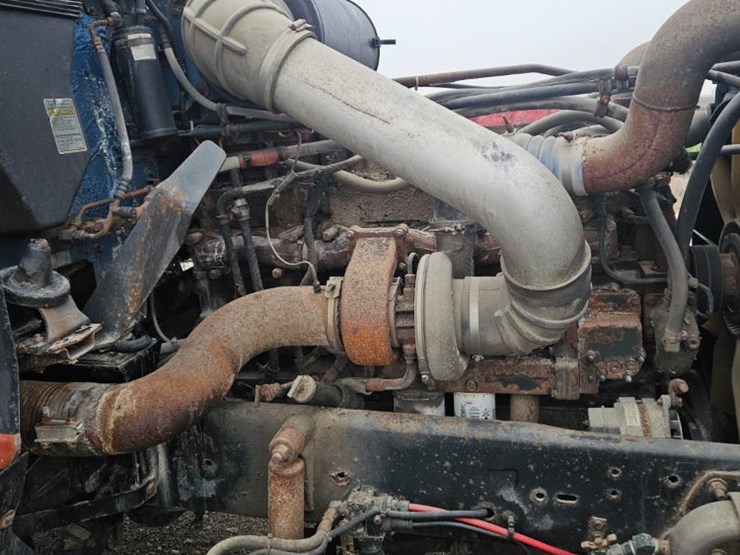 1999-freightliner-fld120-image-10