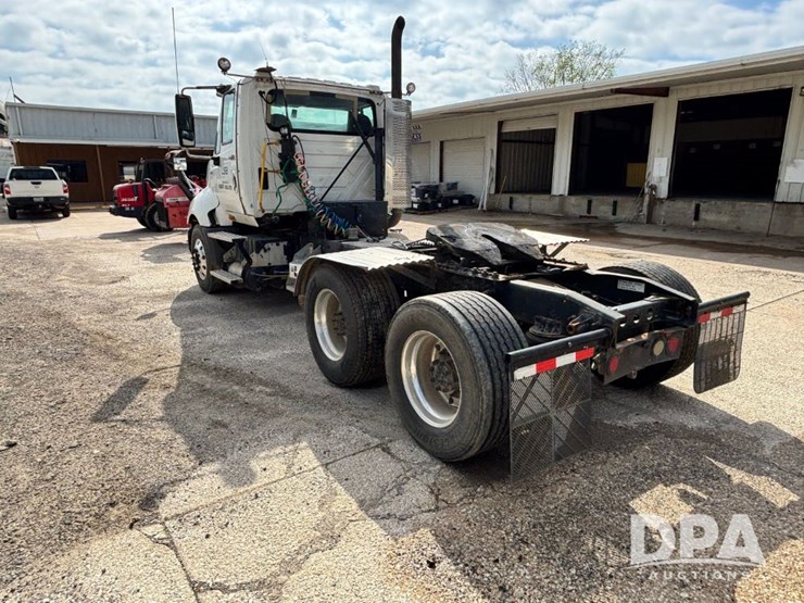 2010-international-prostar-image-13