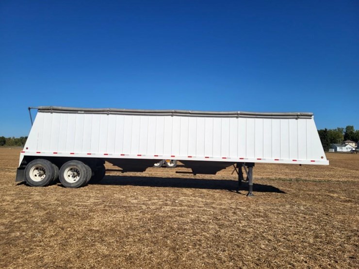 2021-lime-city-equipment-steel-tandem-axle-semi-hopper-trailer---one-owner-image-2