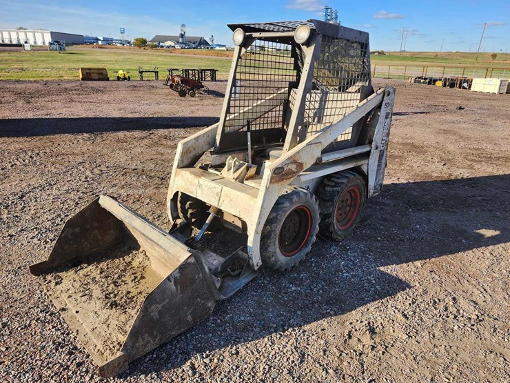 1976-melroe-bobcat-520-skid-steer-image-1
