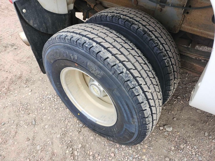 2005-gmc-sierra-3500-image-12