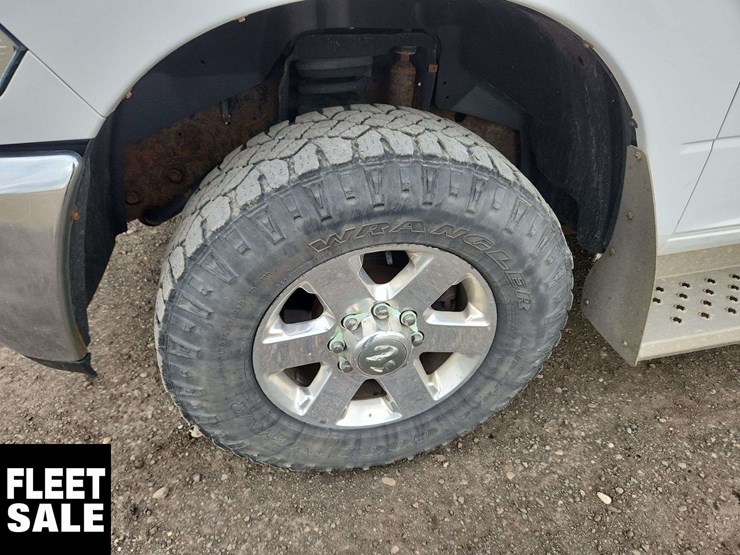 2014-ram-2500-slt-image-11