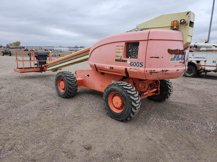 2000-jlg-600s-image-4