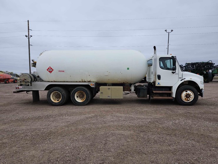 freightliner-propane-truck-image-5