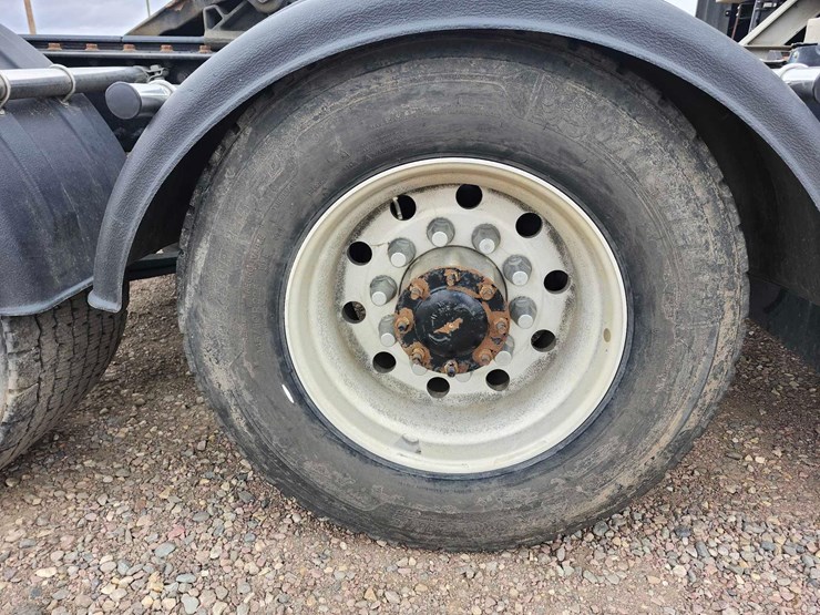 2017-freightliner-cascadia-image-13