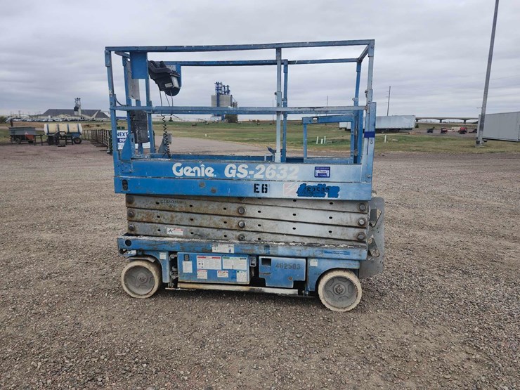 genie-gs-2632-scissor-lift-image-7