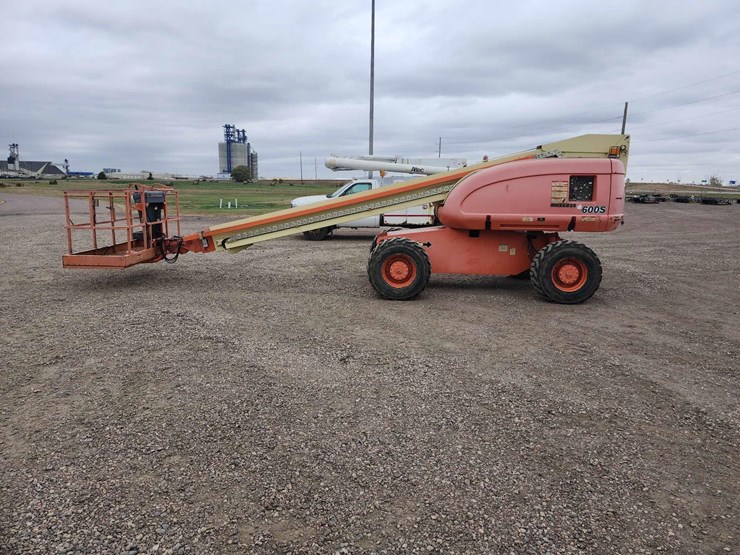 2000-jlg-600s-image-6