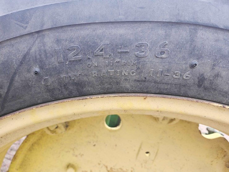 john-deere-520-image-38