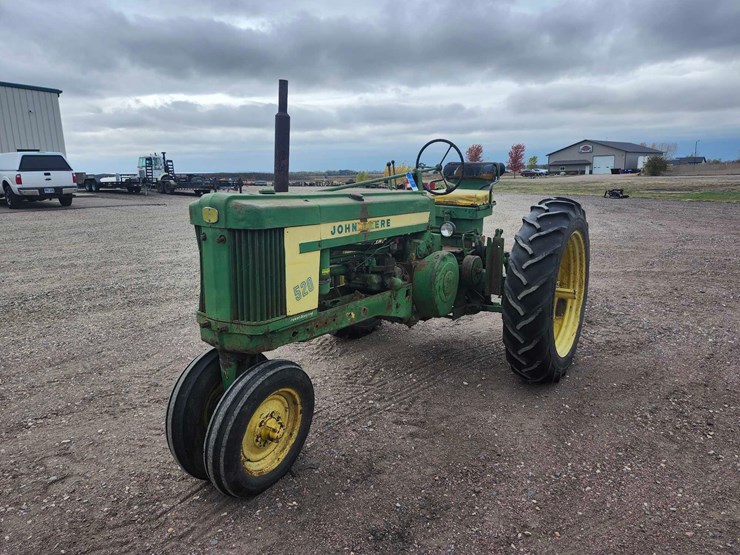 john-deere-520-image-1