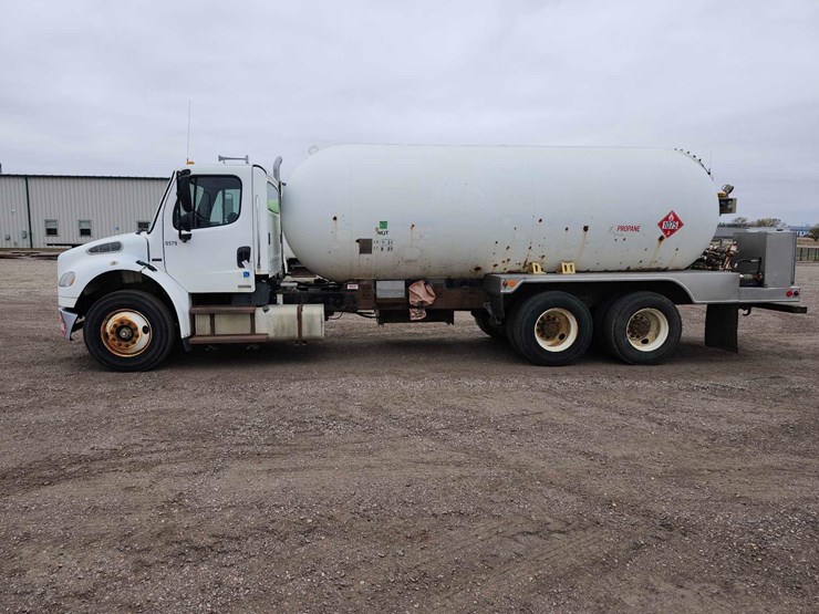freightliner-propane-truck-image-6