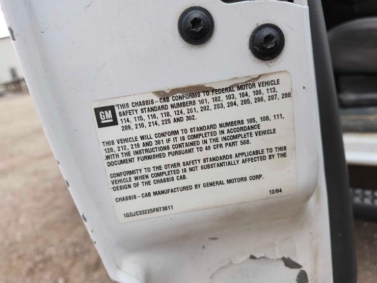 2005-gmc-sierra-3500-image-16