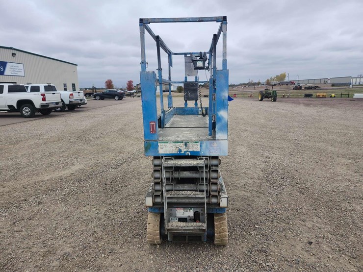 genie-gs-2632-scissor-lift-image-6