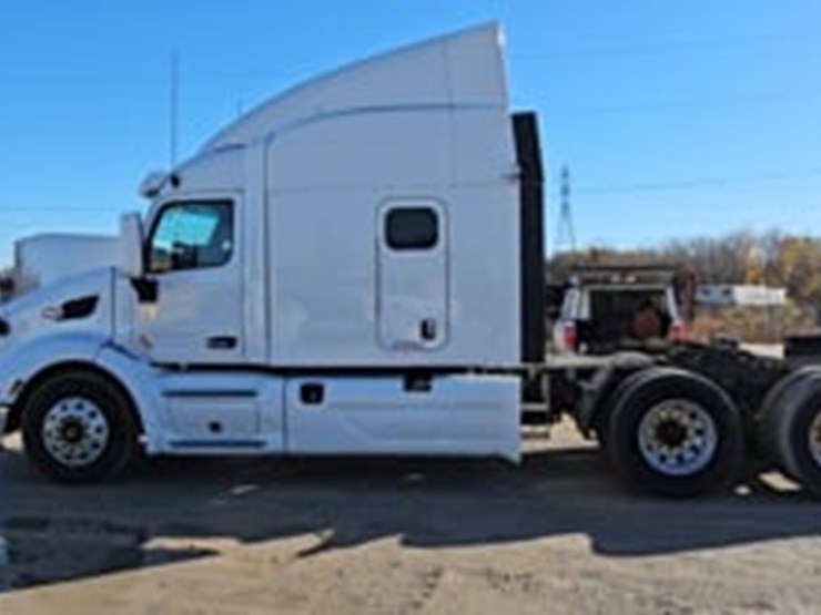 2018-peterbilt-579-image-45