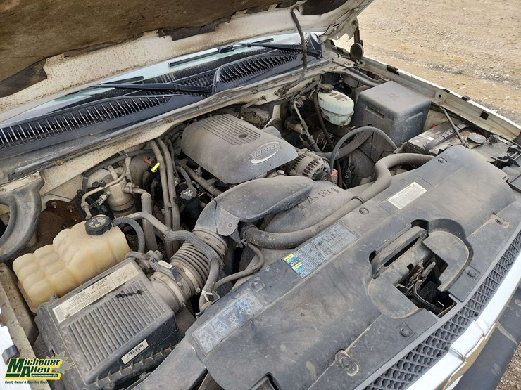 2004-chevrolet-silverado-2500-image-27