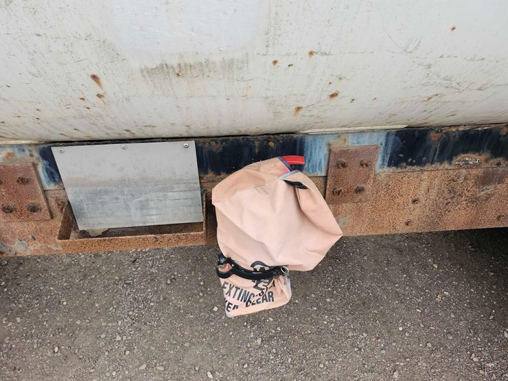 freightliner-propane-truck-image-22