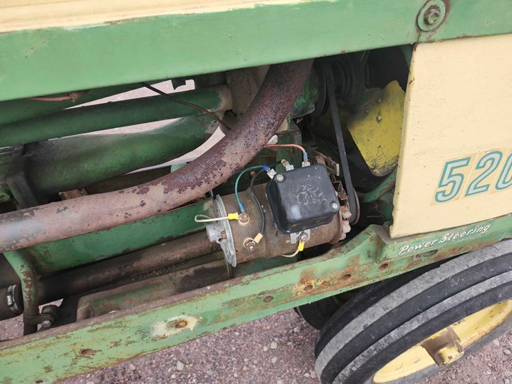 john-deere-520-image-16