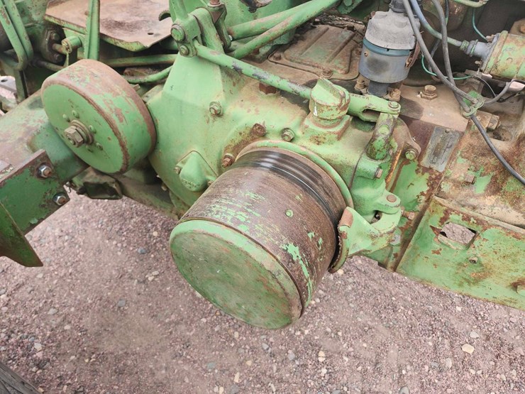 john-deere-520-image-17