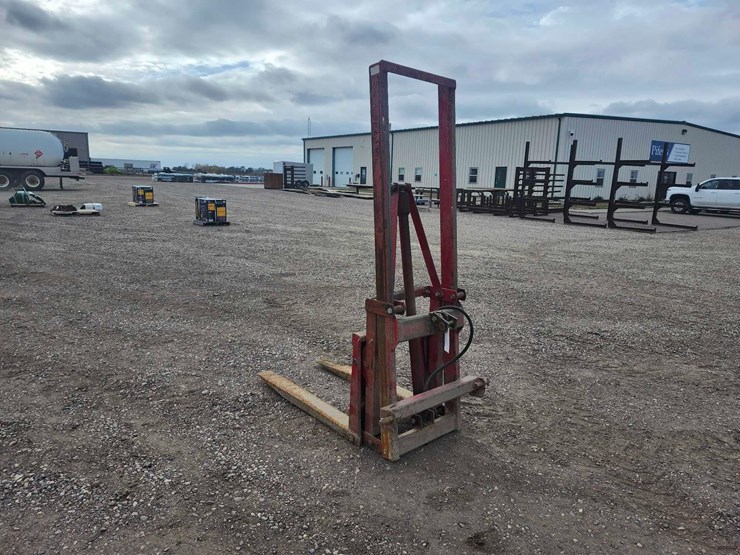 westendorf-forklift-image-4