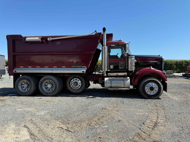 2000-kenworth-w900b-image-3