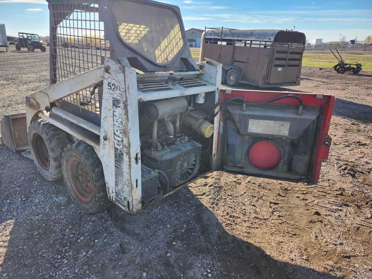 1976-melroe-bobcat-520-skid-steer-image-5