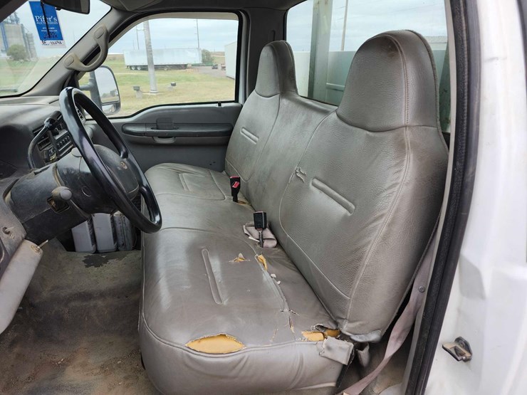 2001-ford-f550-image-42