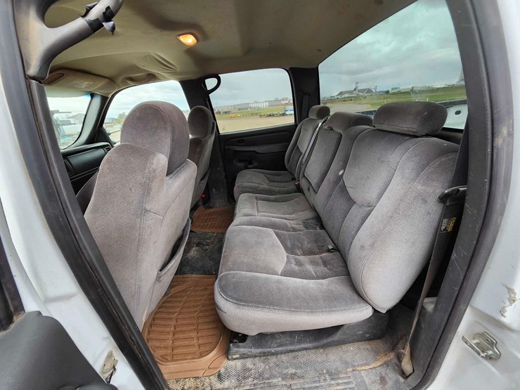 2005-gmc-sierra-3500-image-19