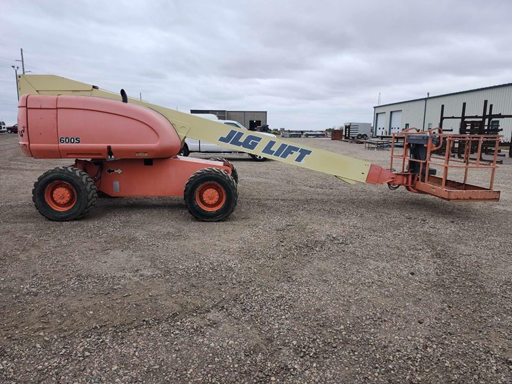 2000-jlg-600s-image-5