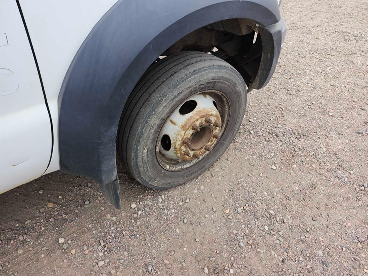 2001-ford-f550-image-54