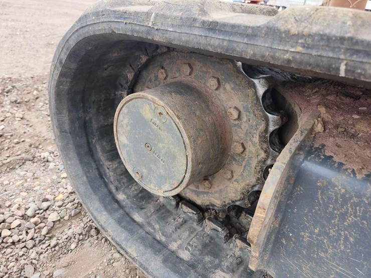 2015-takeuchi-tb260-mini-excavator-image-11