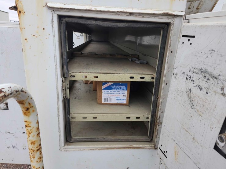 2001-ford-f550-image-27