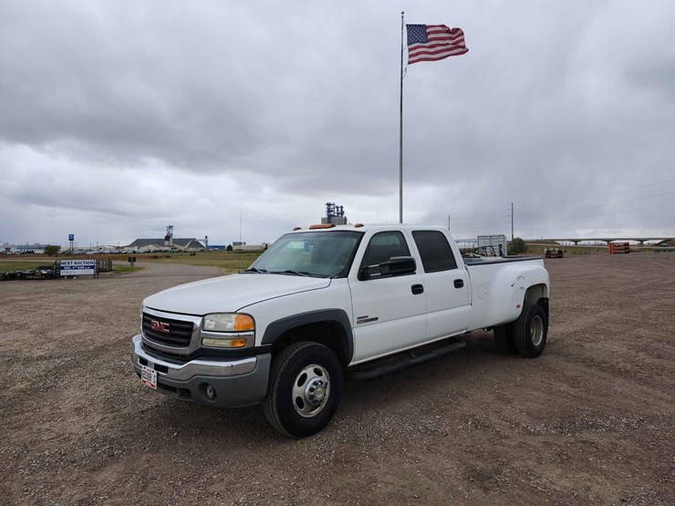 2005-gmc-sierra-3500-image-1