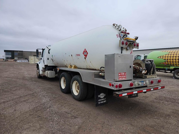 freightliner-propane-truck-image-4