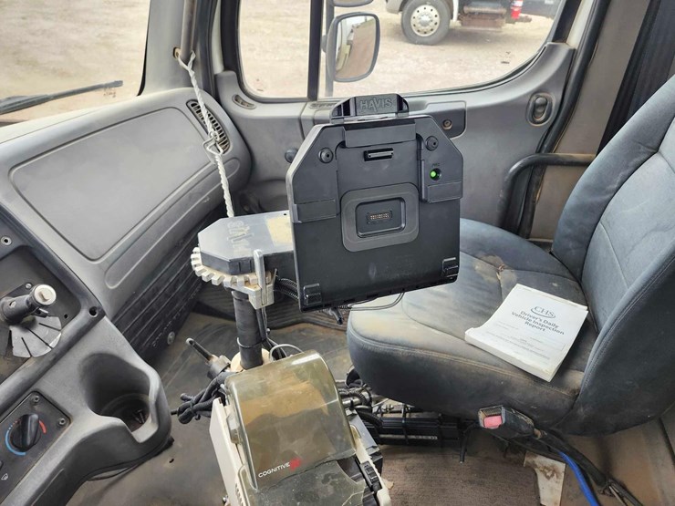 freightliner-propane-truck-image-27